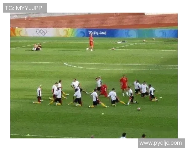 足球巨星示范赛前科学热身运动技巧全面解析与实用指导